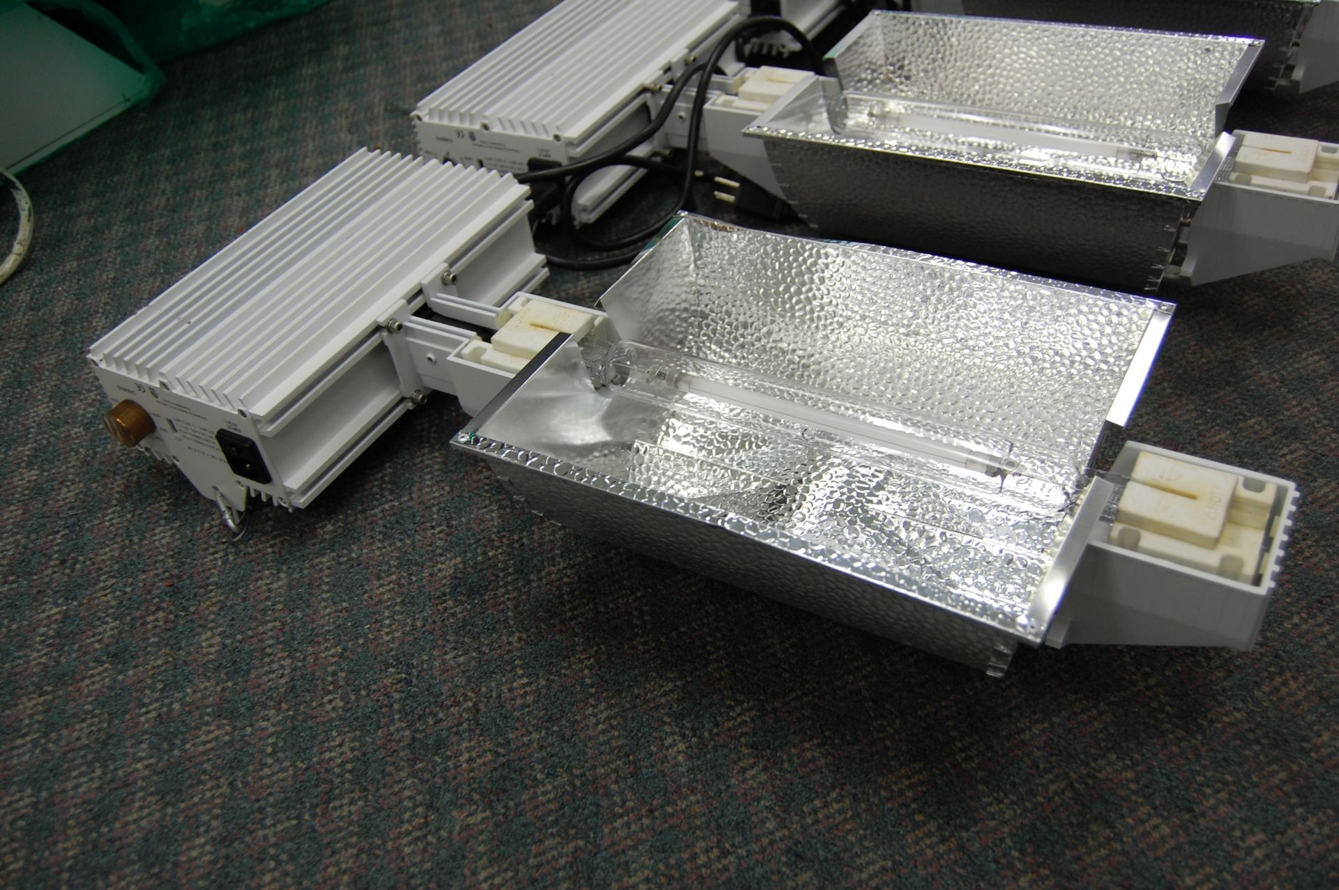 4 Nanolux DE Double-Ended Digital Electronic Ballast Fixtures 1000W with 1000W Lamp - Image 2 of 2