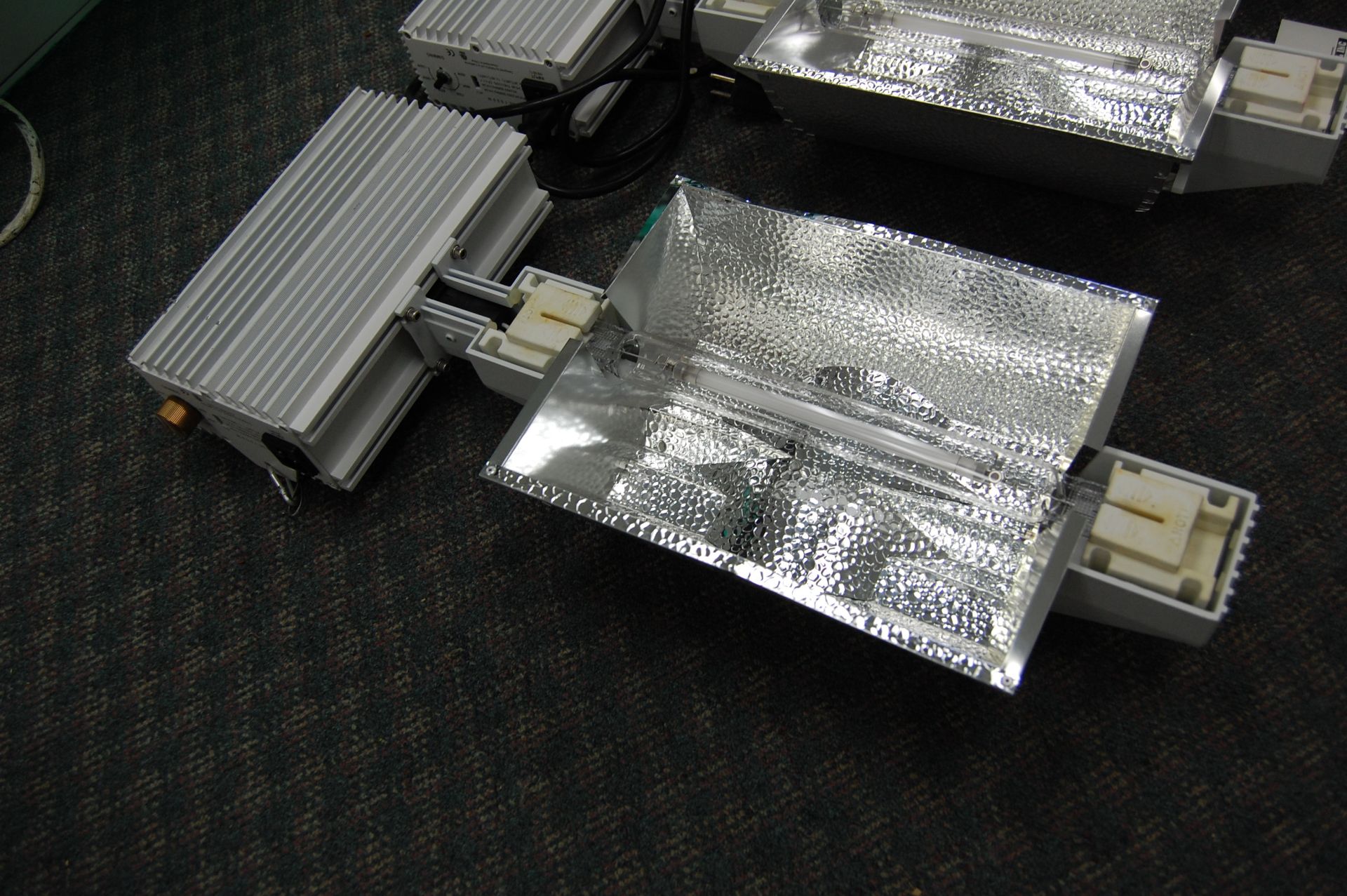 4 Nanolux DE Double-Ended Digital Electronic Ballast Fixtures 1000W with 1000W Lamp - Image 2 of 2