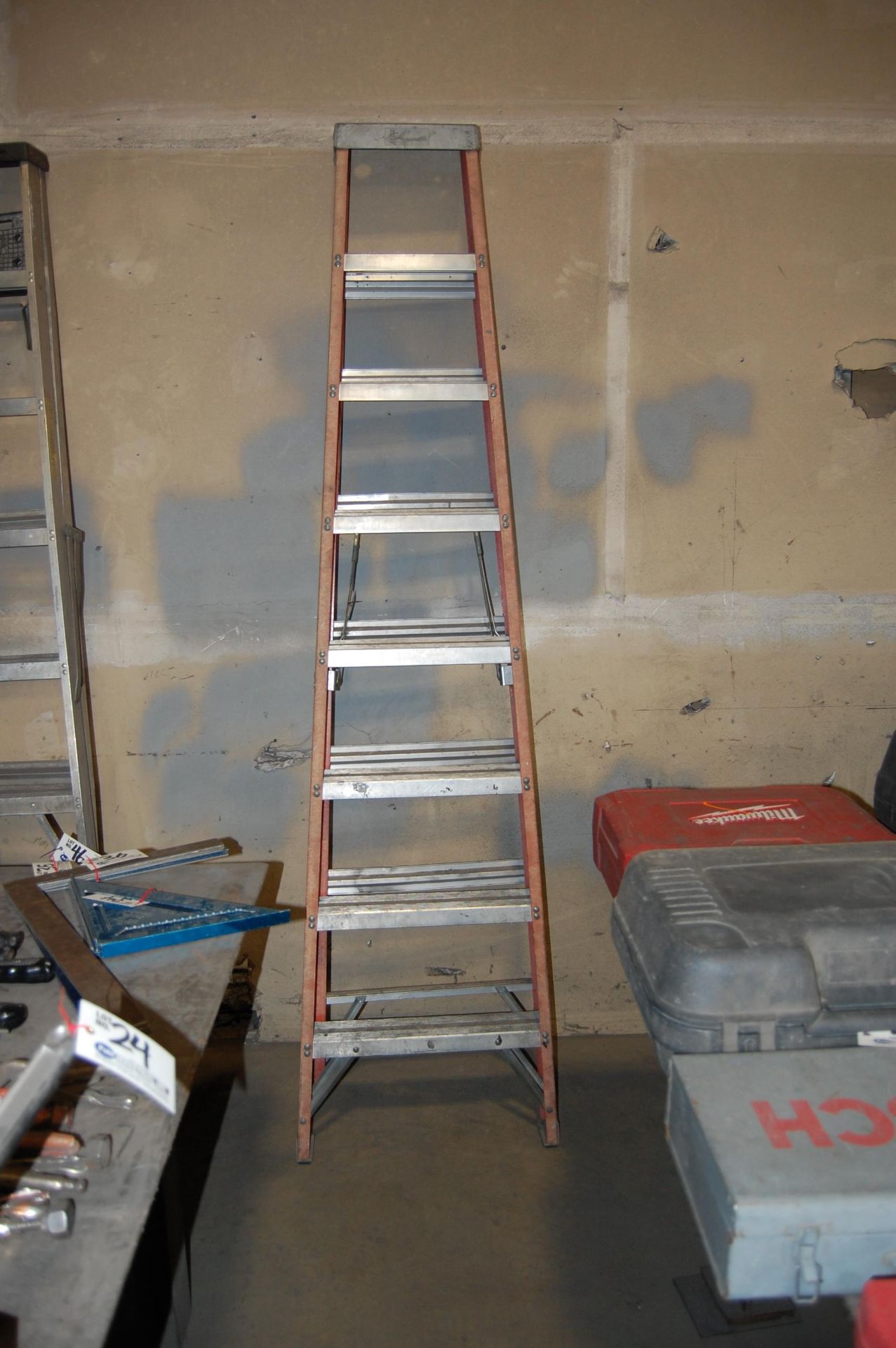 Louisville 8' Fiber Glass Step Ladder
