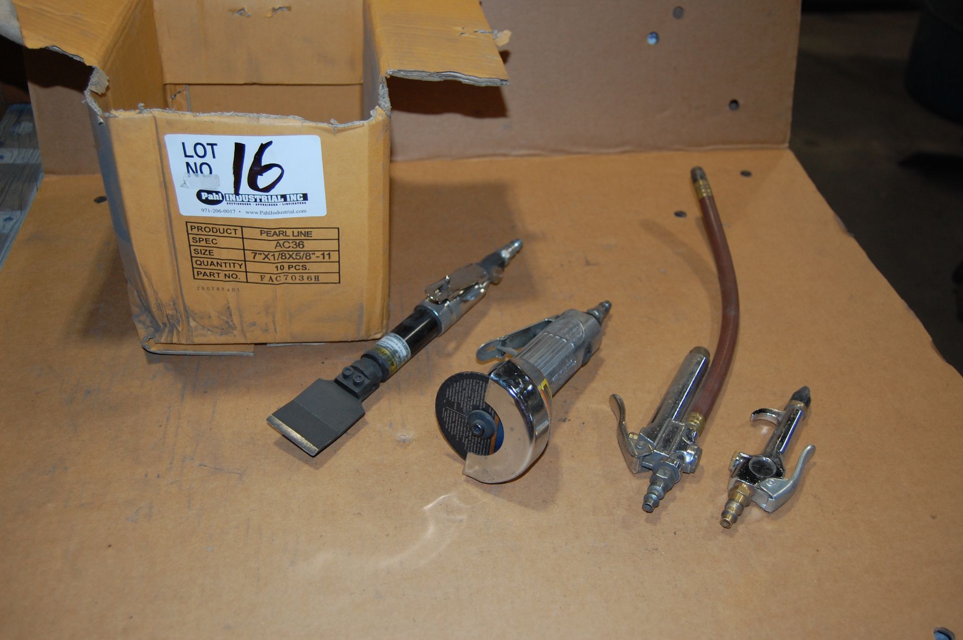 Pneumatic Chisel, die grinder and (2) air guns