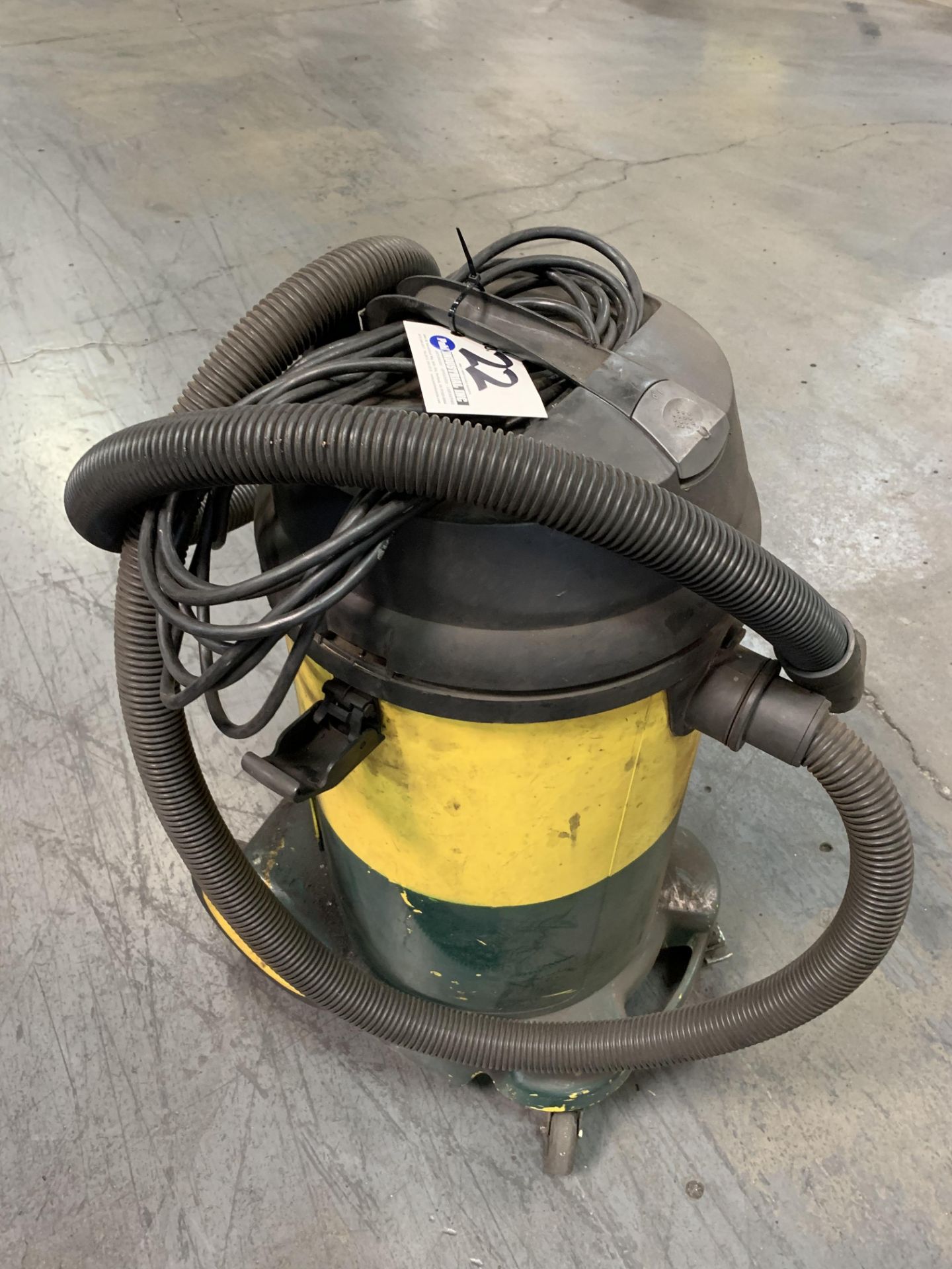 Karcher NT 48/1 Shop Vac w/attachments