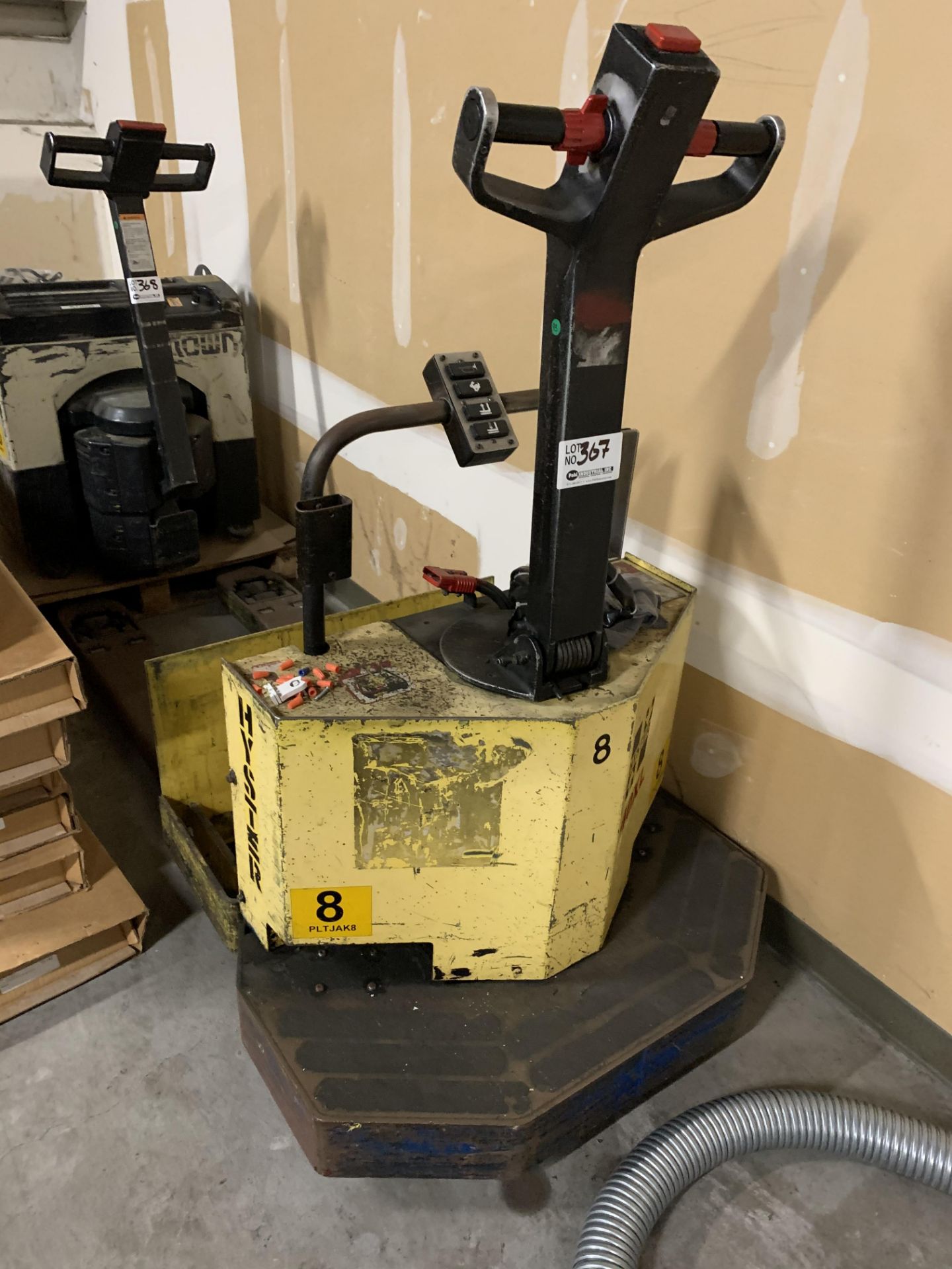 Hyster B40XL Electric Pallet Jack 4000 lb. capacity -needs battery