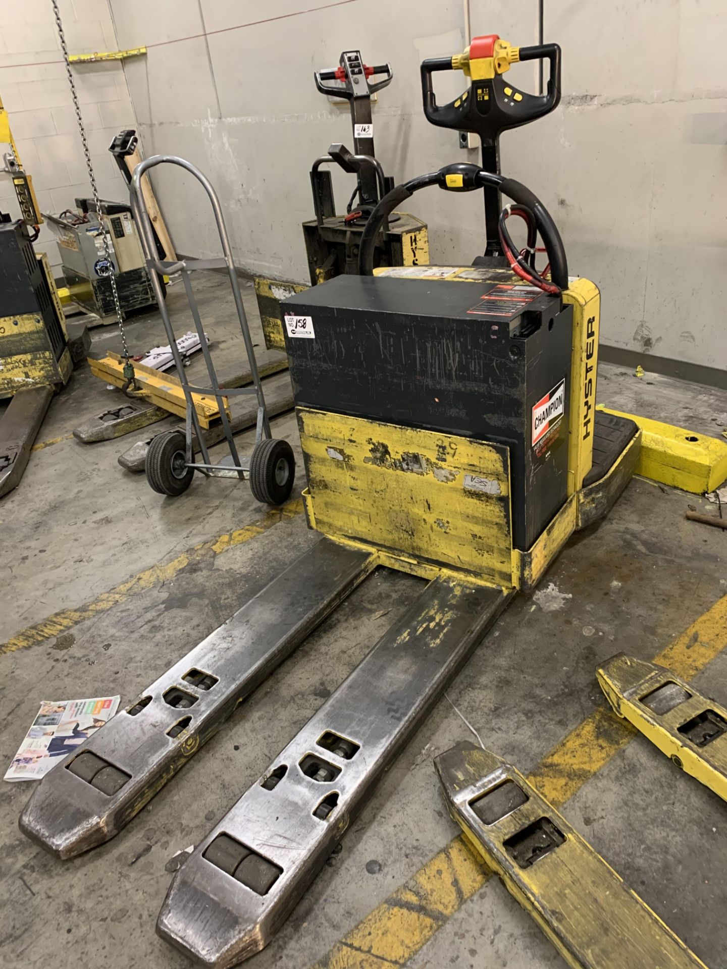 Hyster B60Z 24 volt Electric Pallet Truck 6000 lb.