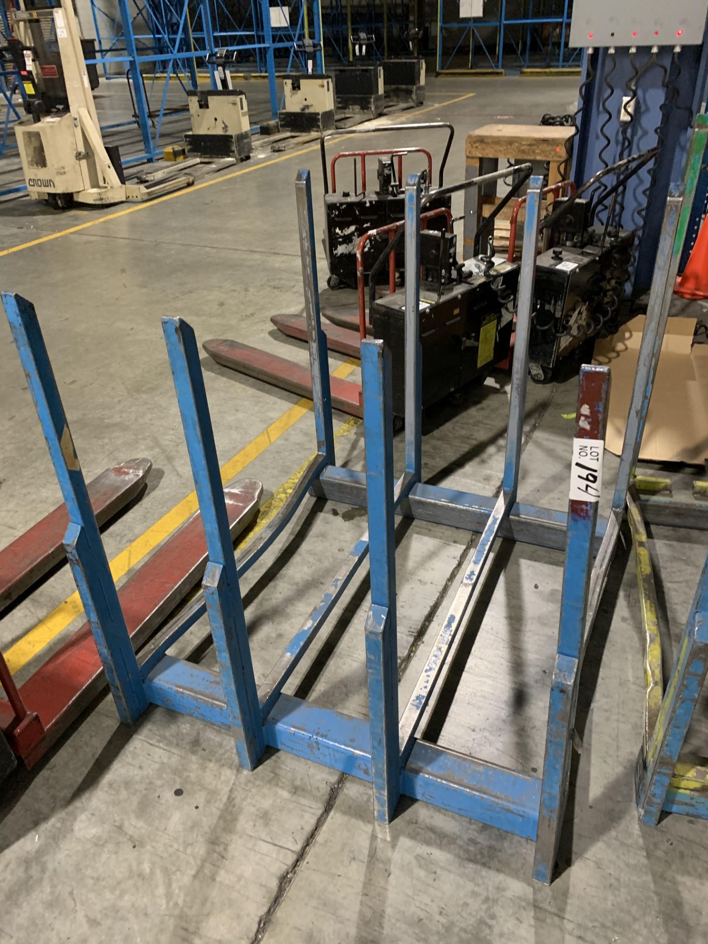 43" X 52" X 45" tall steel frame 4 section dividing Rack