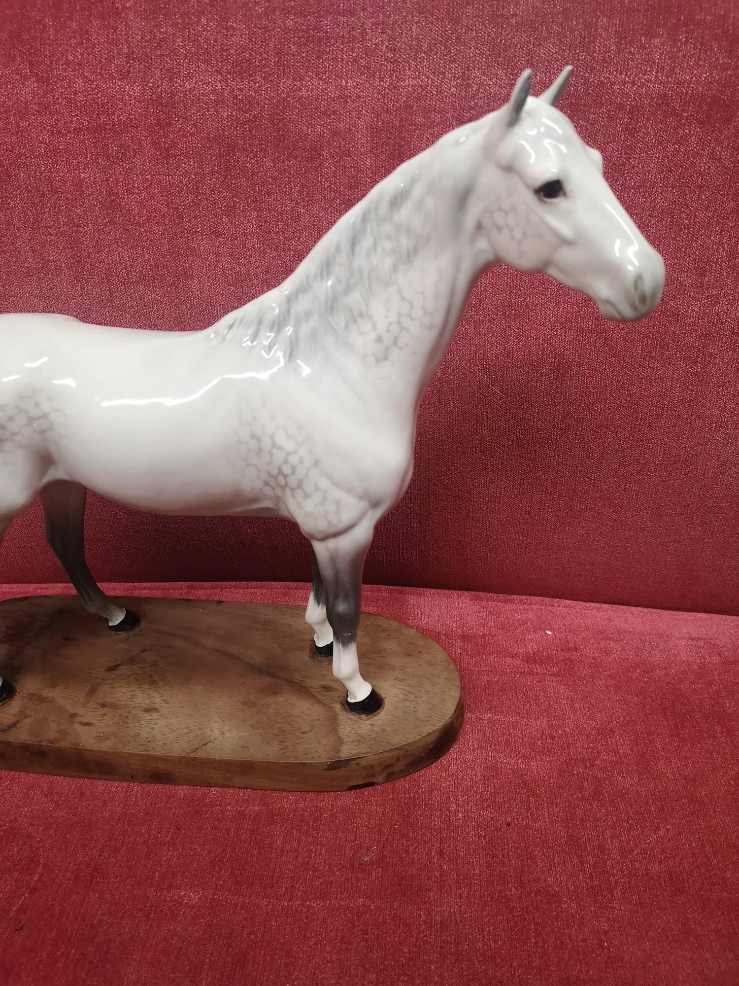 Large Beswick dapple grey hunter horse from connoisseurs series. - Image 4 of 5