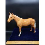 Beswick large horse in tan brown.