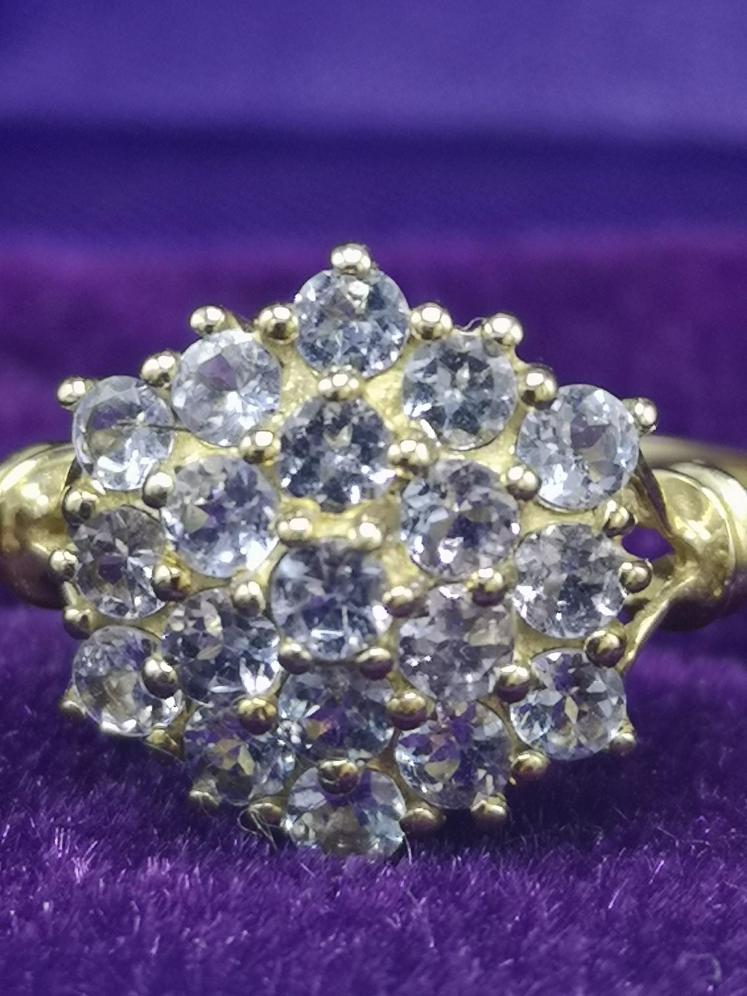 9ct gold purple cluster ring 375 Hall Marked ring - Image 2 of 4