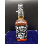 Bottle of jack Daniels sour mash whiskey. 70cl full and sealed.