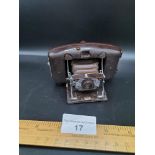 Cornet vogue brown bakelite bellows camera.