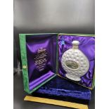 Etiquette finest scotish whisky depicting St Andrews golf course decanter full and sealed comes with