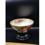 Signed royal Worcester fruit bowl signed fj bray. As found