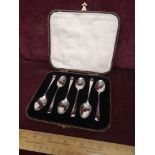 Set of 6 silver Hall marked spoons in fitted case makers HW.