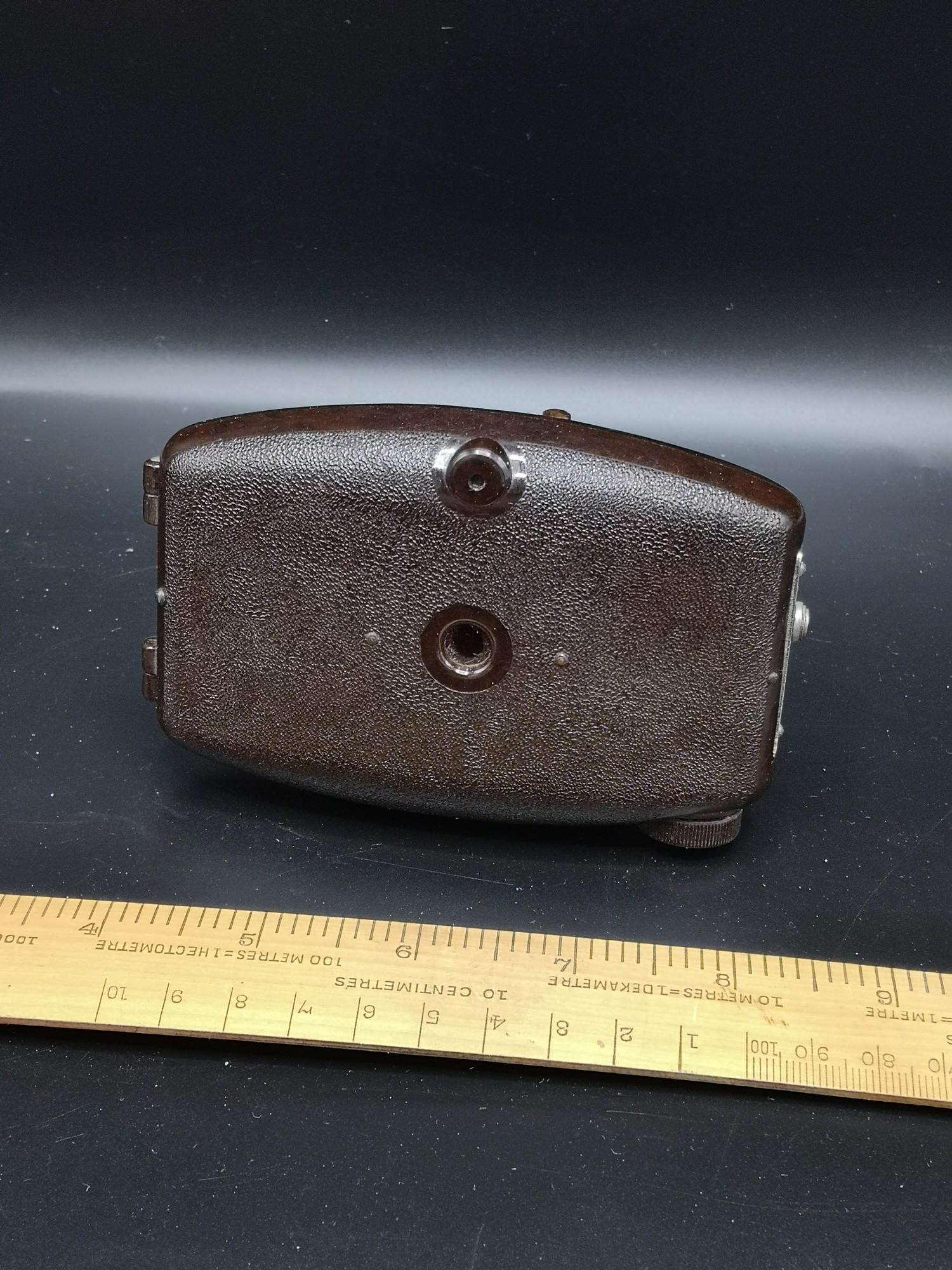 Cornet vogue brown bakelite bellows camera. - Image 3 of 3