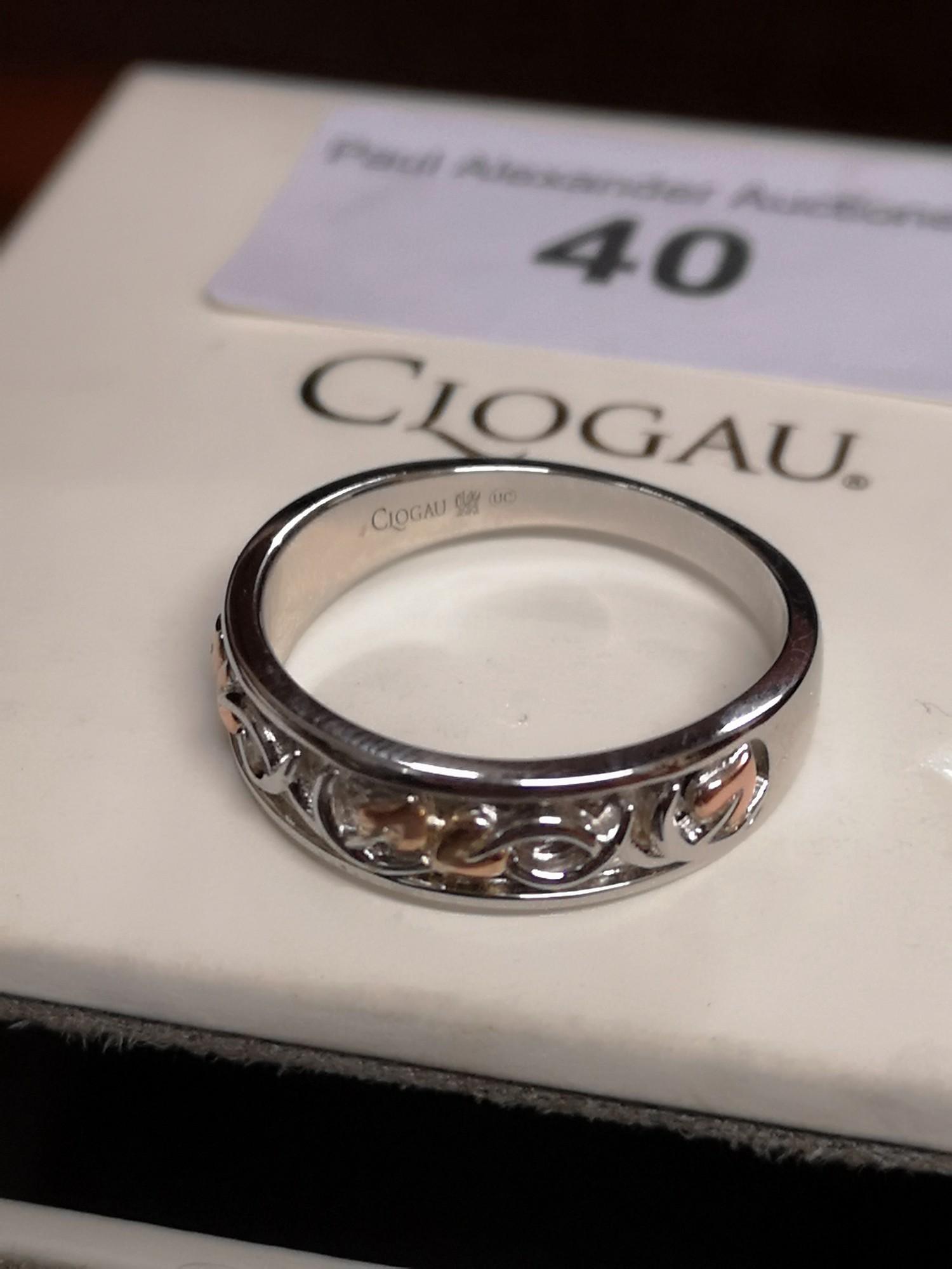 Glogau silver design ring with presentation box.