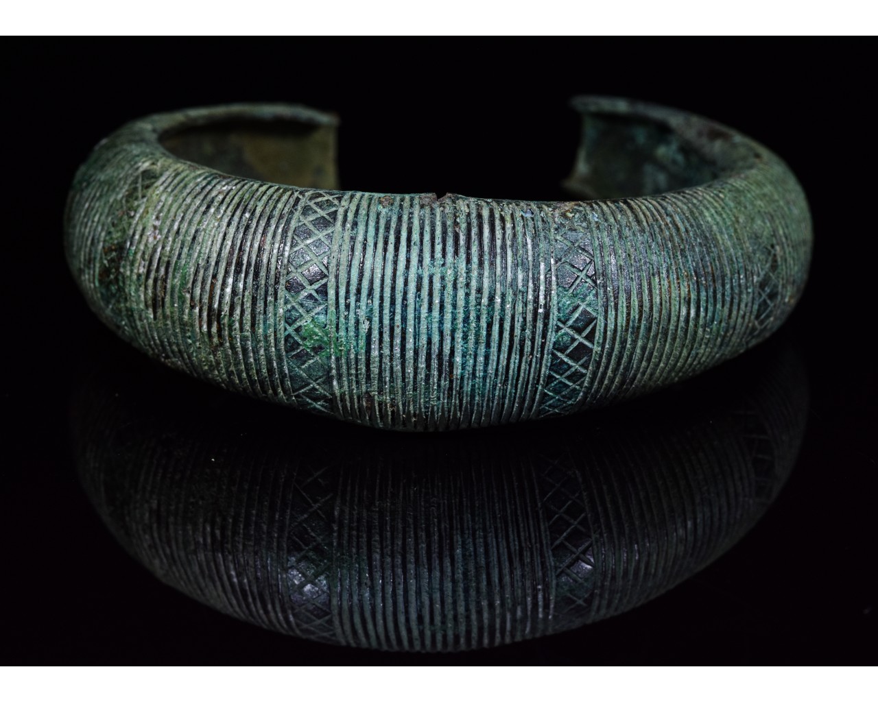 VIKING BRONZE BRACELET - SUPERB PATINA & DECORATION