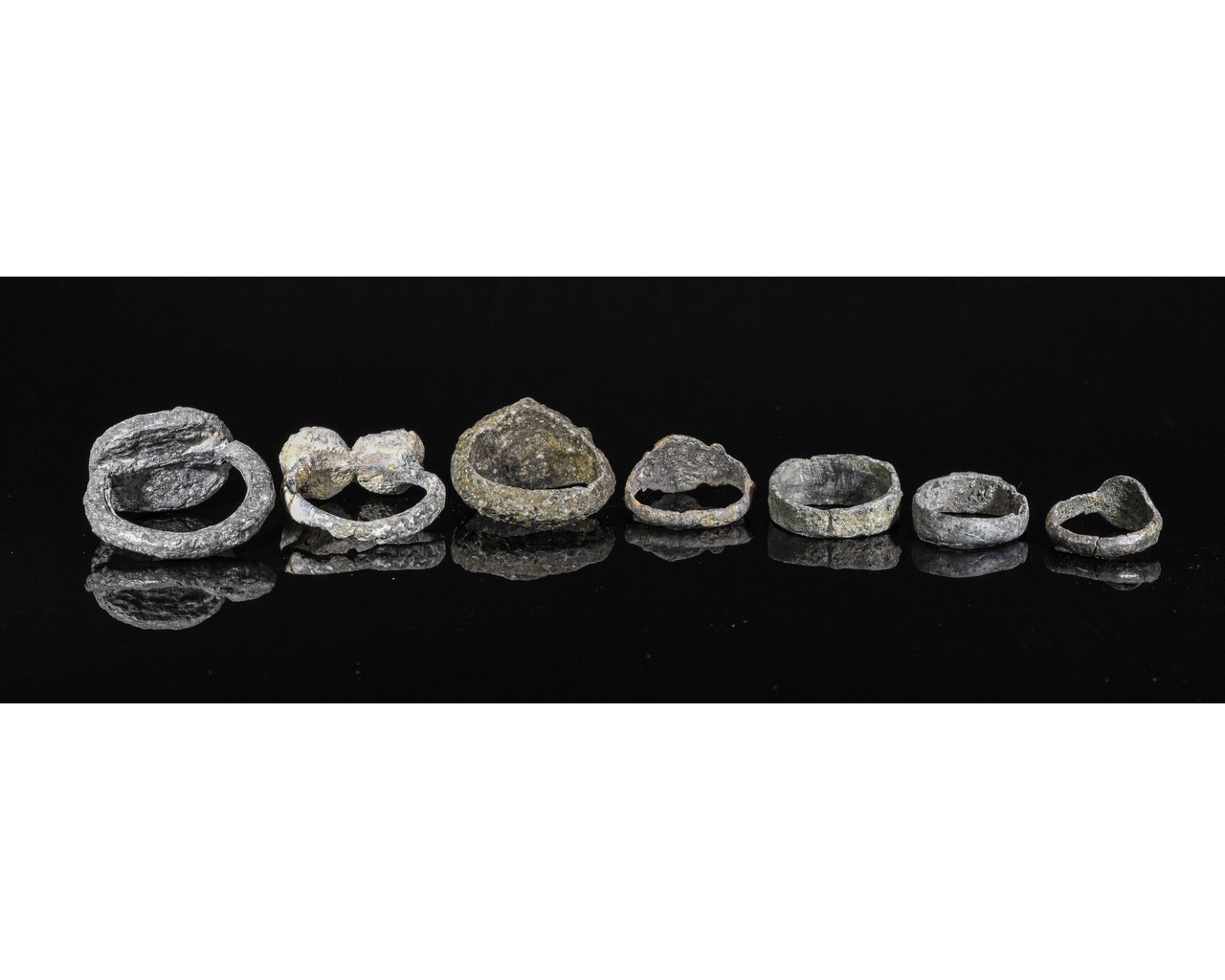 COLLECTION OF MEDIEVAL PEWTER RINGS - Image 5 of 5