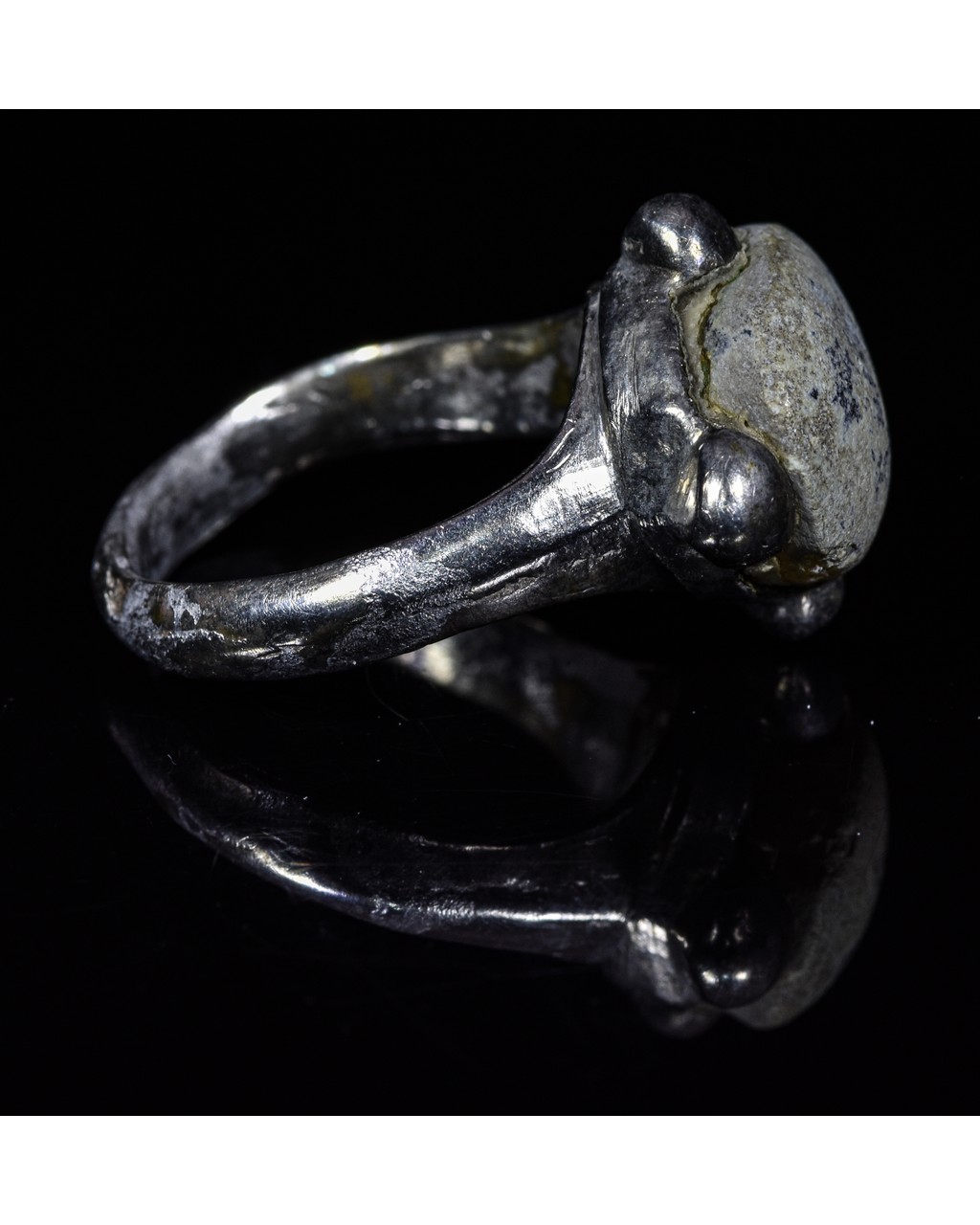VIKING PERIOD SILVER RING WITH GEM - Image 4 of 4