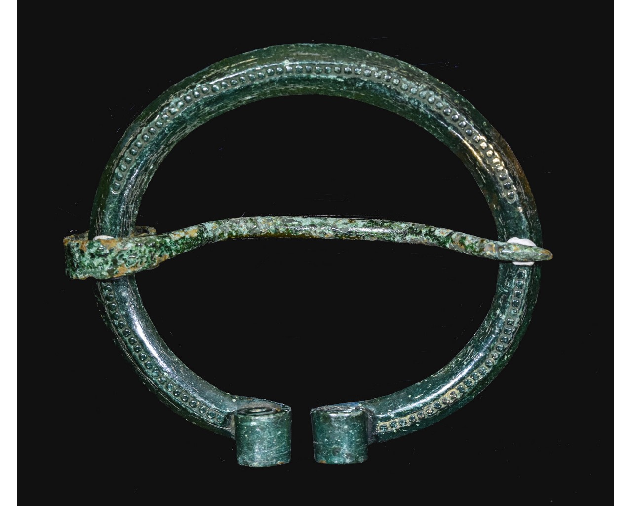 VIKING OMEGA BRONZE BROOCH