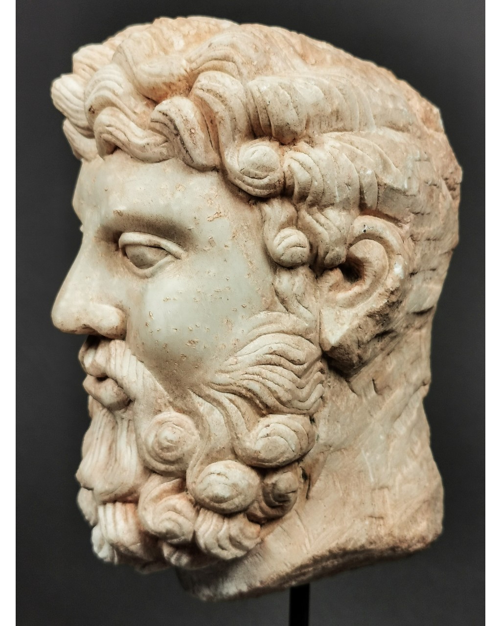 A ROMAN MARBLE HEAD OF HERCULES - Image 6 of 7