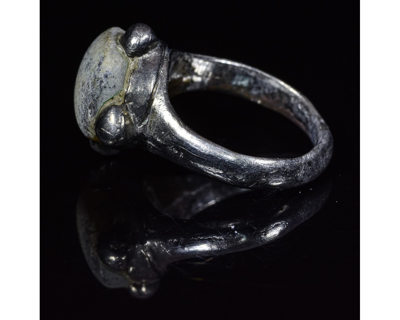 VIKING PERIOD SILVER RING WITH GEM - Image 2 of 4