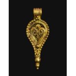 ROMAN GOLD LEAF SHAPED PENDANT