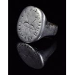 MEDIEVAL SILVER SEAL RING - BOW, ARROWS AND SCRIPT