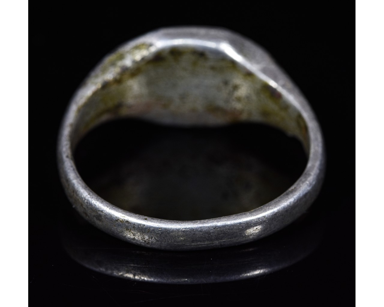 MEDIEVAL SILVER RING WITH FLOWER - Image 3 of 4