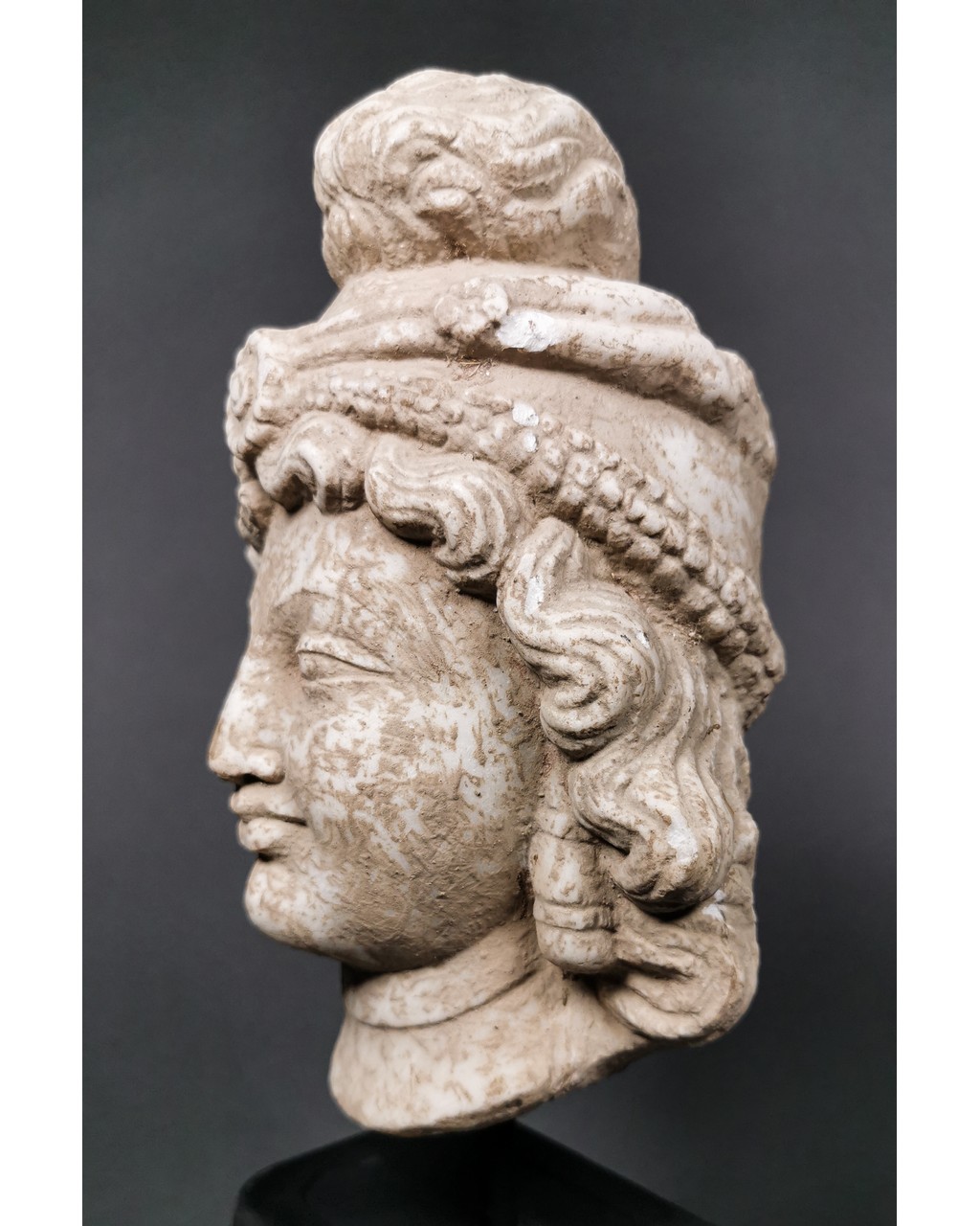 RARE GANDHARA MARBLE HEAD OF BODHISATTVA - Image 4 of 7