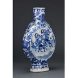 CHINESE BLUE AND WHITE PORCELAIN MOON FLASK