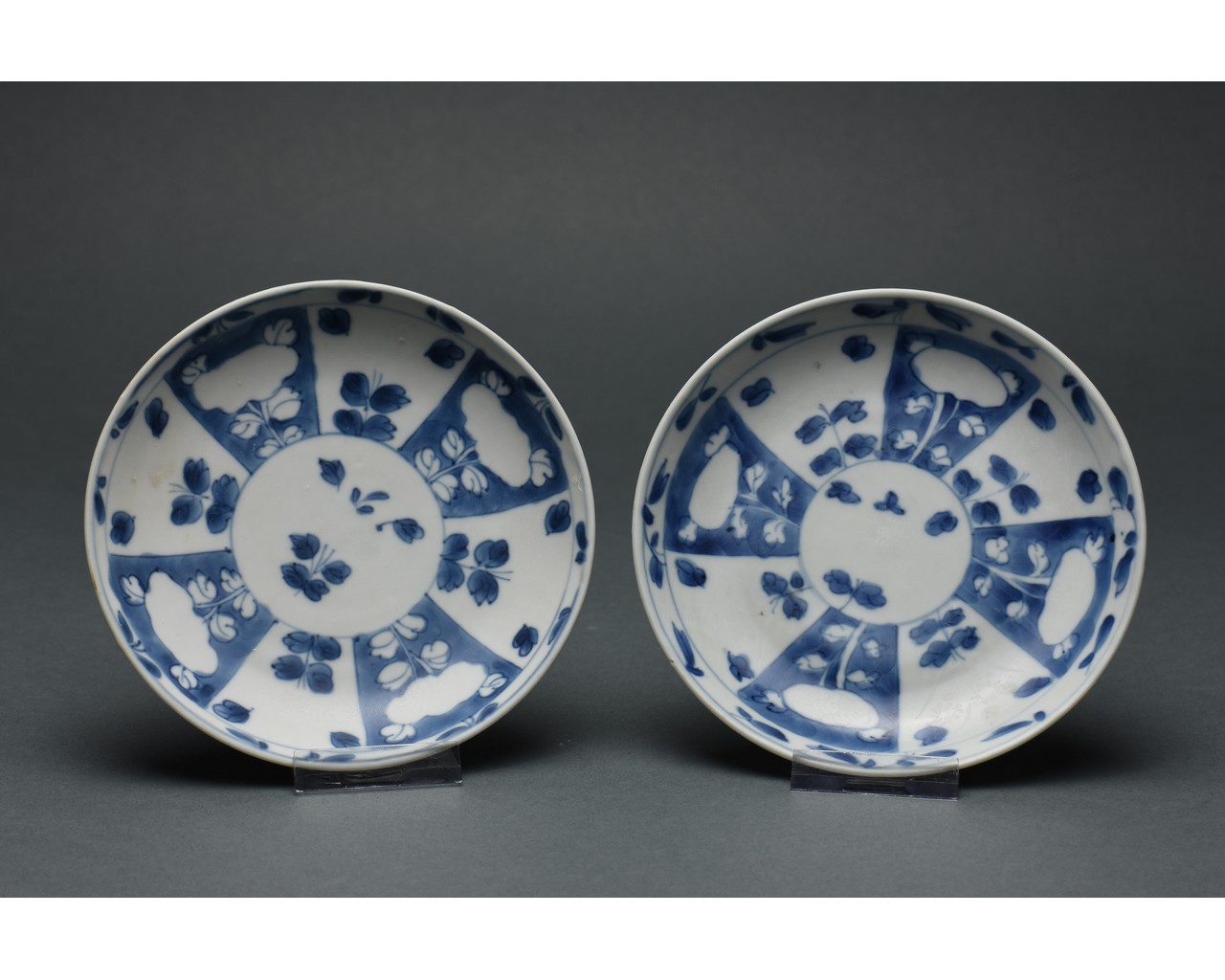 CHINESE QING BLUE AND WHITE PORCELAIN PLATES