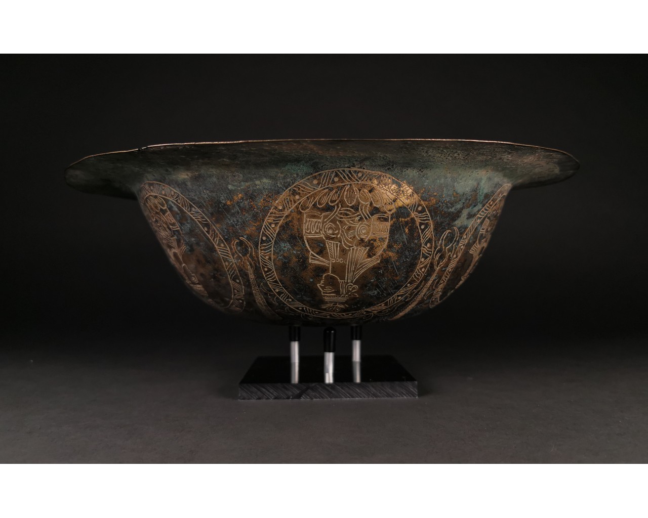 LARGE SASSANIAN BRONZE RITUAL BOWL - Image 4 of 10