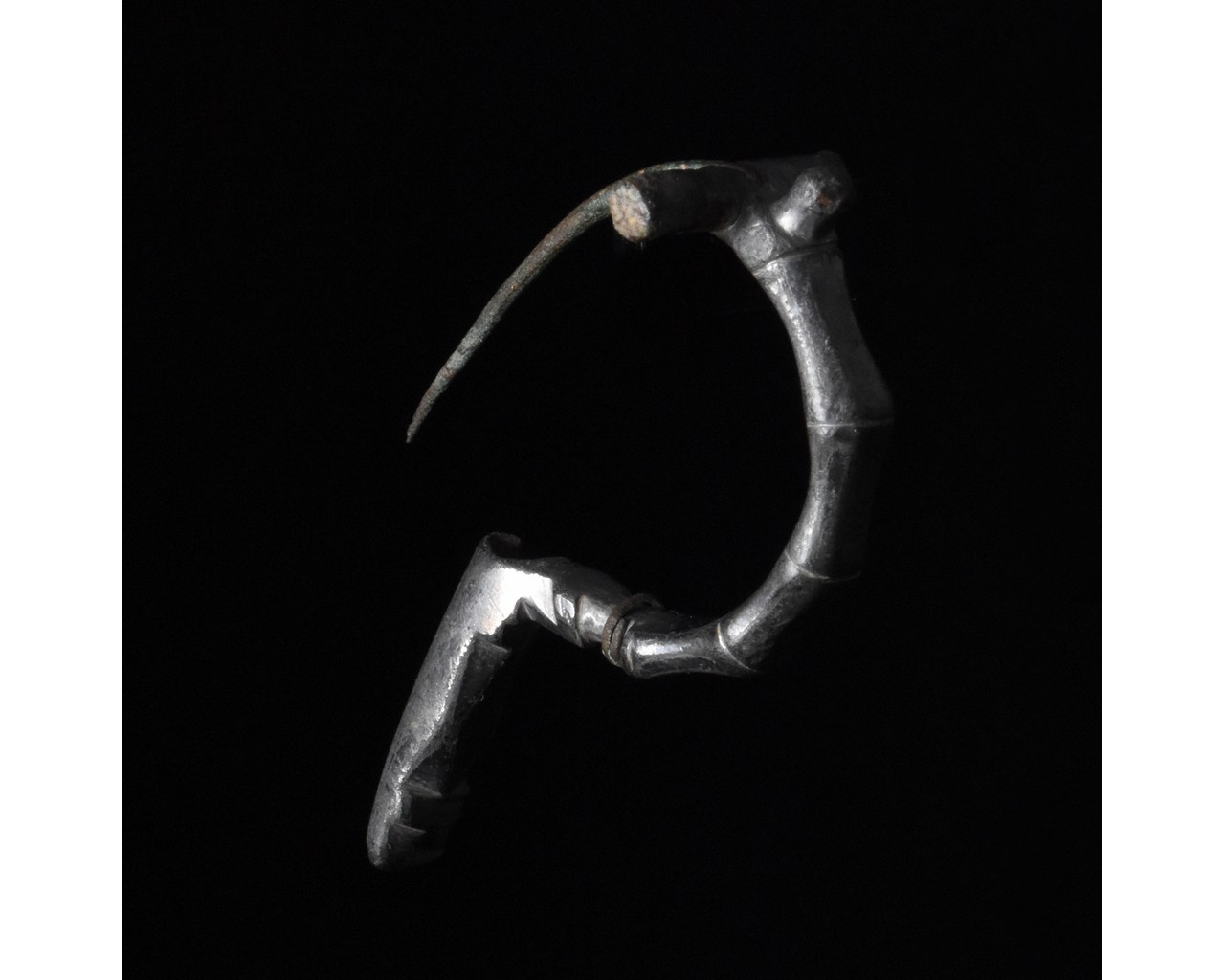 ROMAN SILVERED CROSSBOW BROOCH - Image 2 of 4