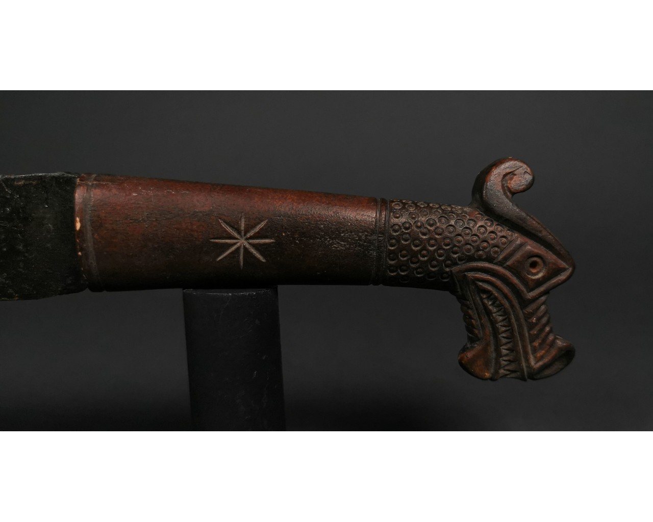 VIKING IRON KNIFE WITH DRAGON HANDLE - Image 2 of 5