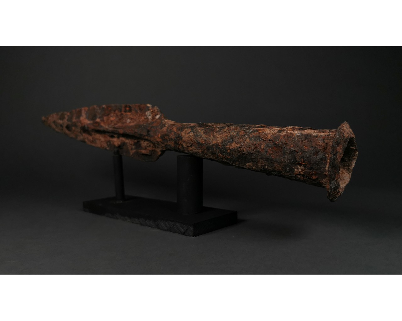 LARGE IRON AGE SOCKETED SPEAR - Image 5 of 5