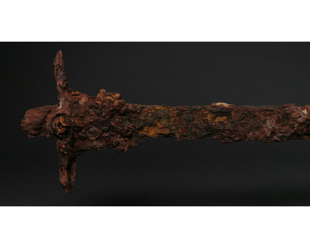 VIKING PERIOD IRON CAVALRY SWORD - Image 2 of 5