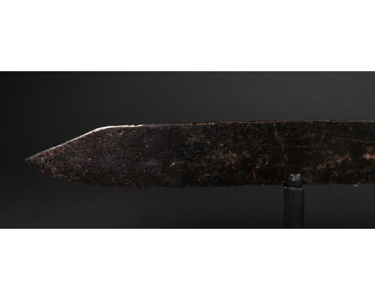 VIKING IRON KNIFE WITH DRAGON HANDLE - Image 3 of 5