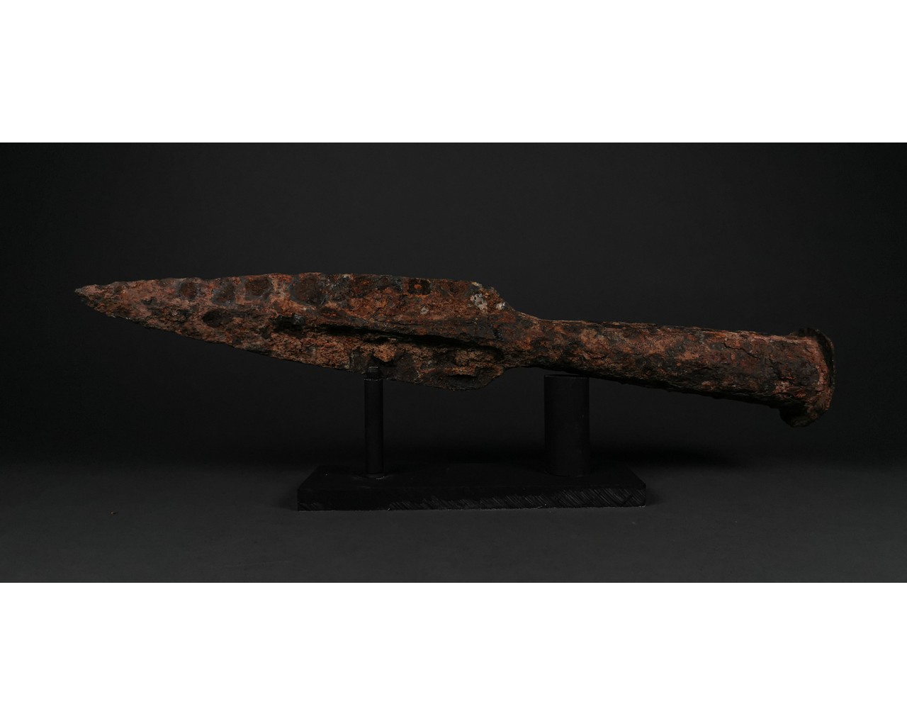 LARGE IRON AGE SOCKETED SPEAR - Image 3 of 5