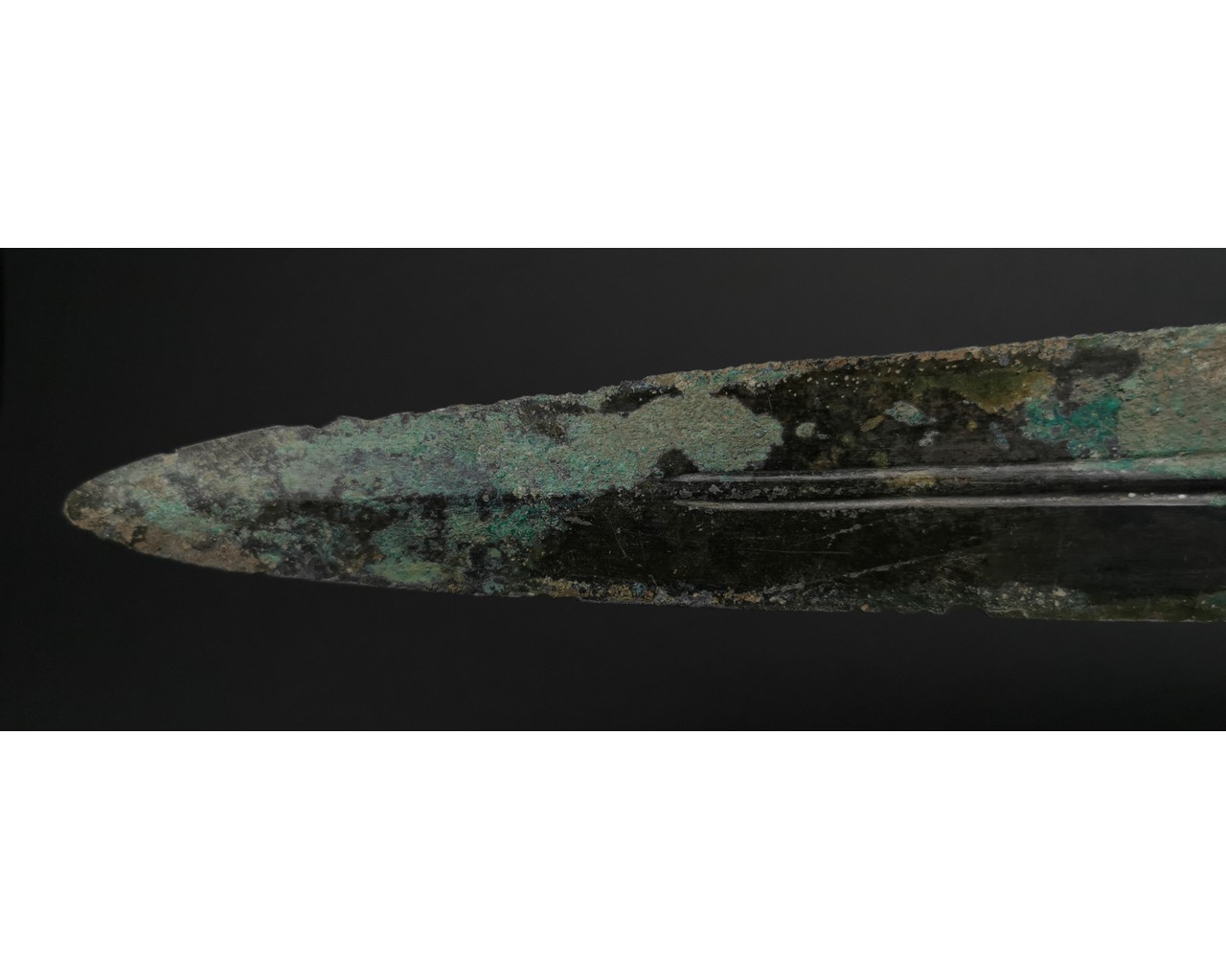 SUPERB ANCIENT BRONZE SWORD WITH IBEX HANDLE - Image 6 of 6