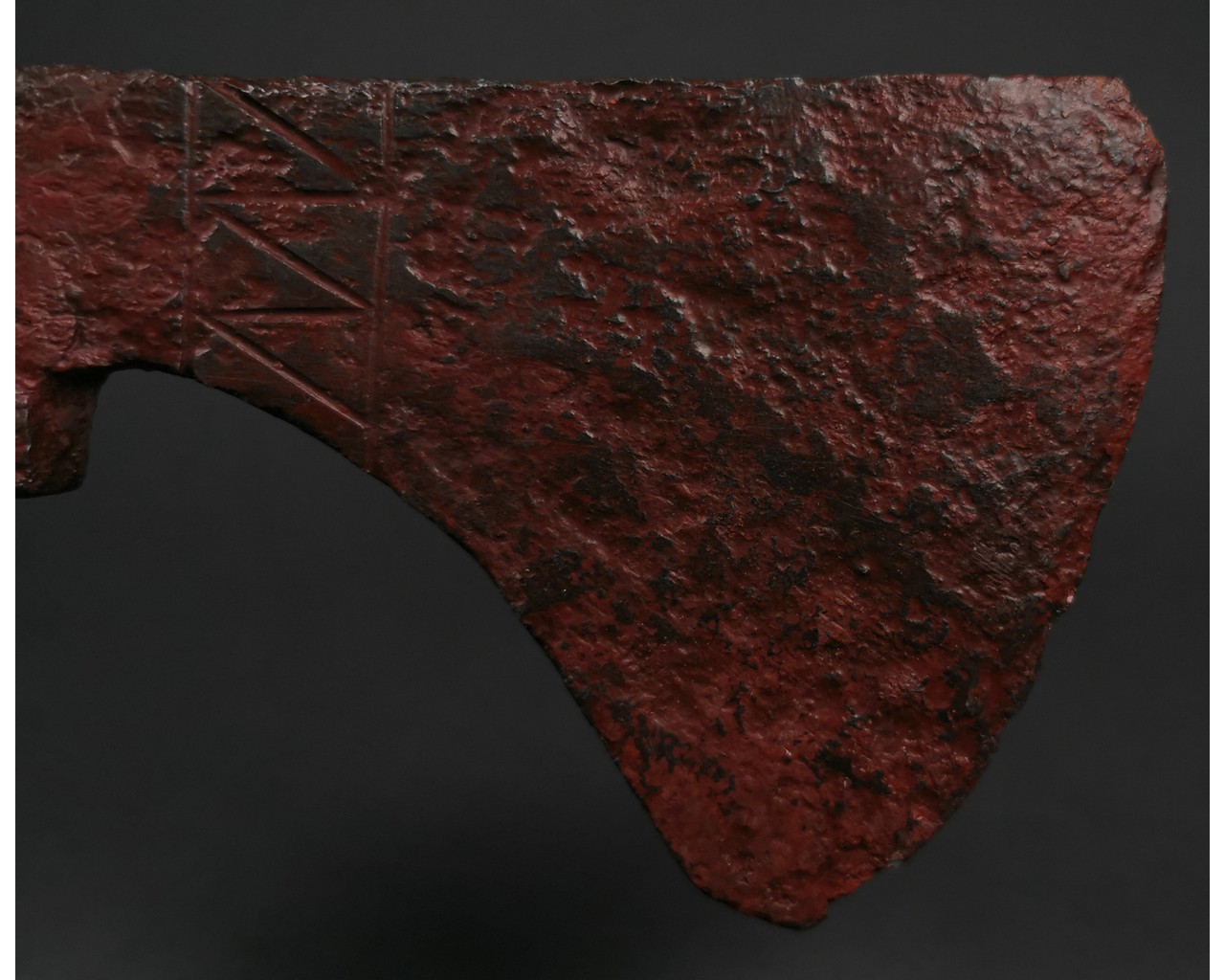 VIKING BEARDED IRON AXE HEAD ON STAND - Image 2 of 5