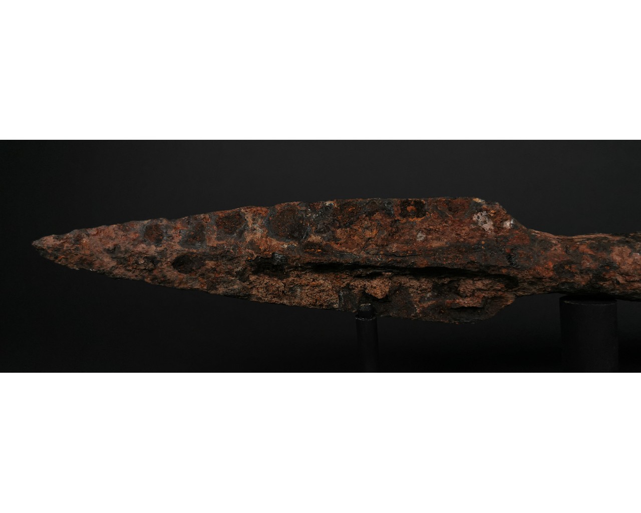 LARGE IRON AGE SOCKETED SPEAR - Image 4 of 5