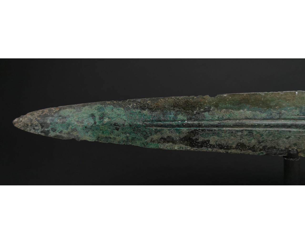 SUPERB ANCIENT BRONZE SWORD WITH IBEX HANDLE - Image 3 of 6