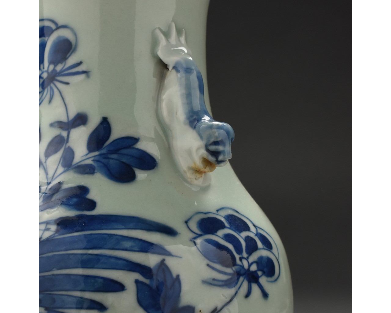 A CELADON-GROUND PORCELAIN VASE, CHINA - Image 7 of 8