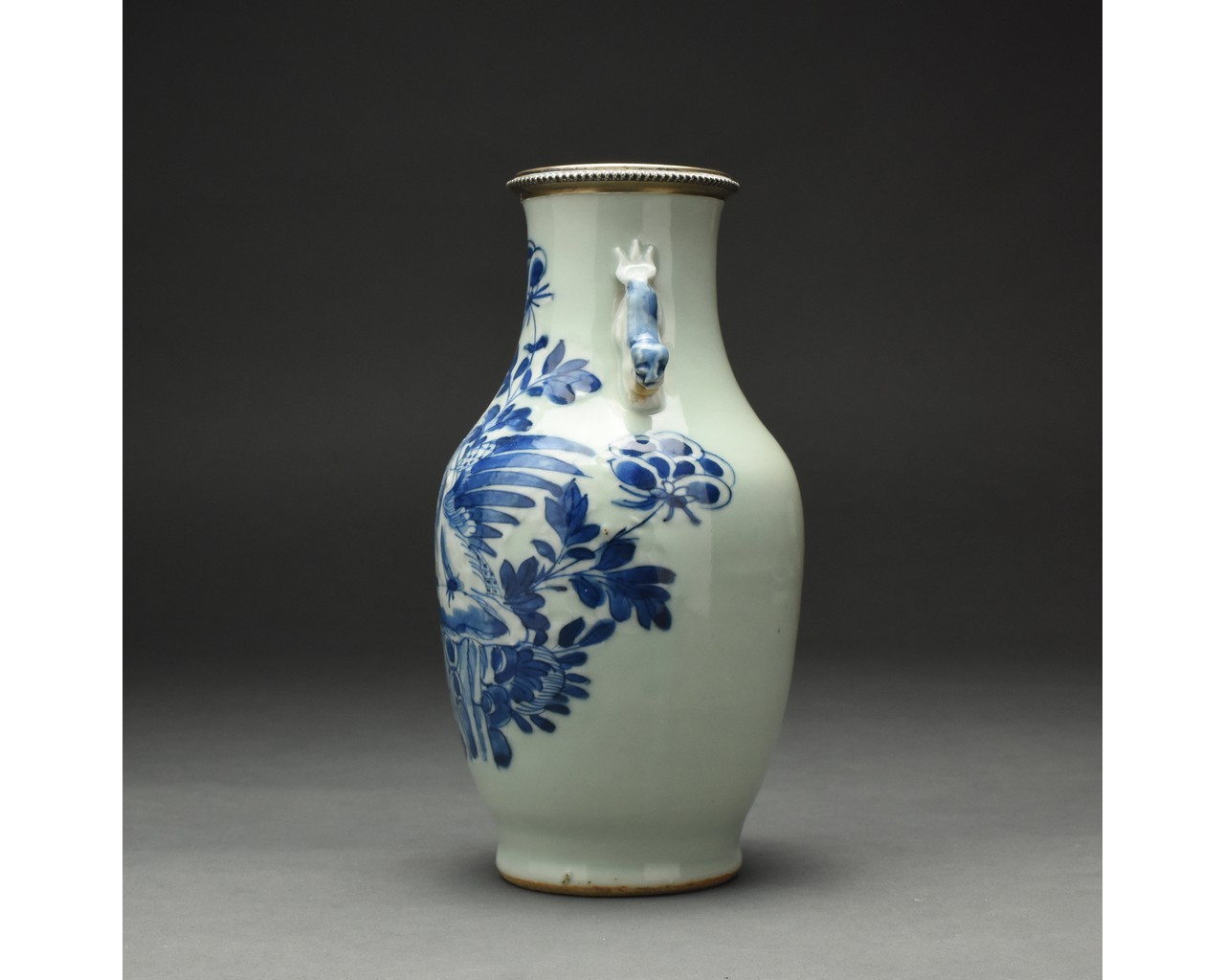 A CELADON-GROUND PORCELAIN VASE, CHINA - Image 4 of 8