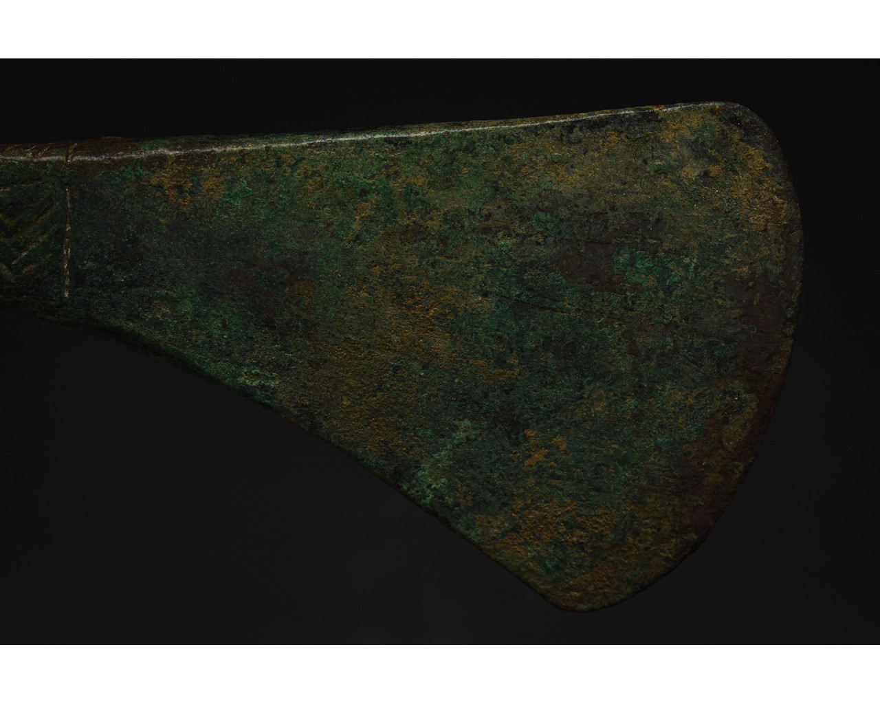 BEAUTIFUL BRONZE AGE BATTLE AXE HEAD - Image 4 of 7