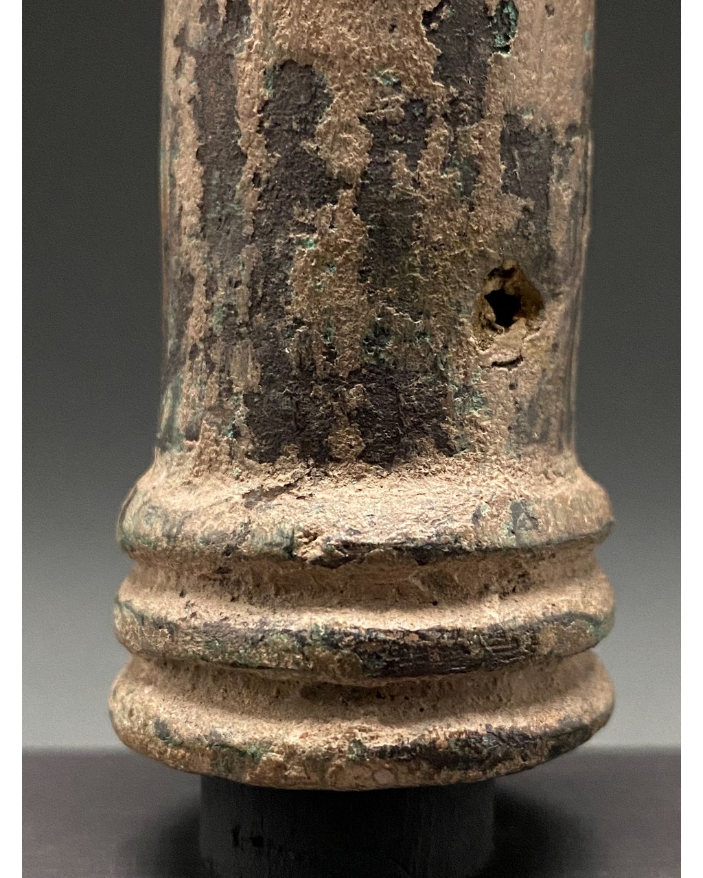 BRONZE AGE DECORATED MACE HEAD ON STAND - Image 6 of 7