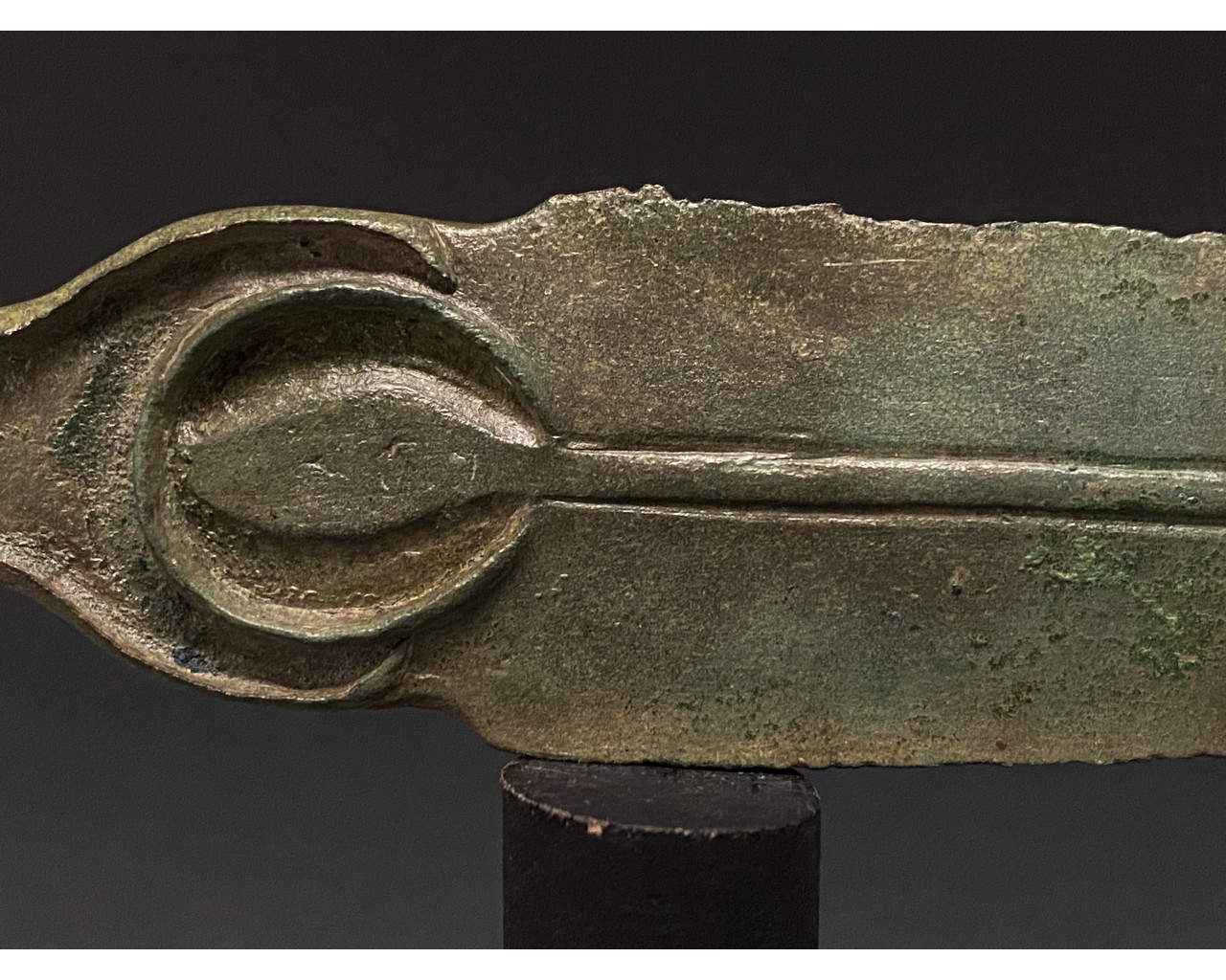 STUNNING ANCEINT BRONZE SWORD WITH IBEX HANDLE - Image 6 of 7