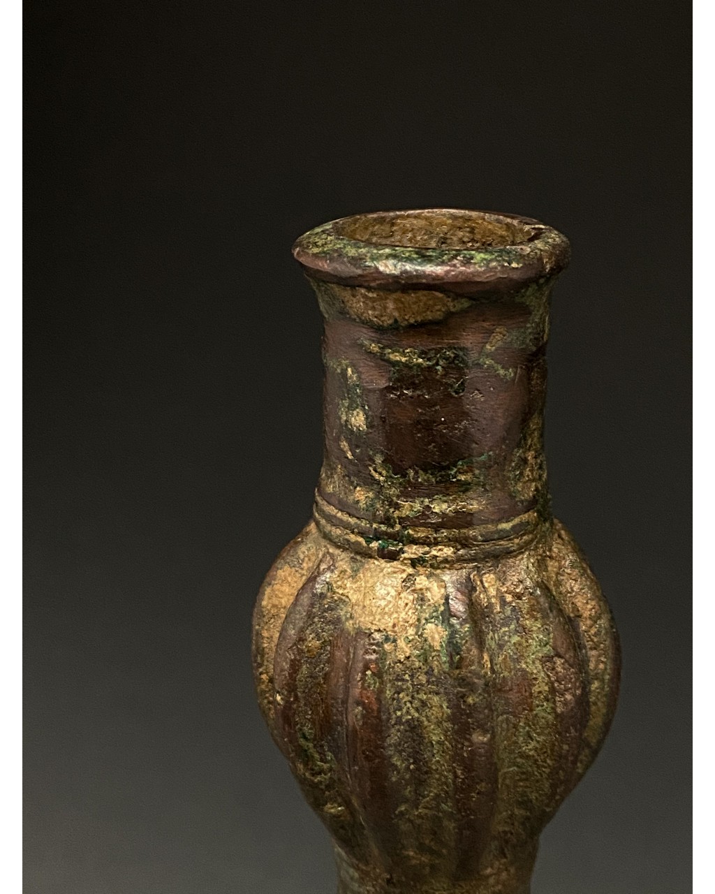 BRONZE AGE DECORATED MACE HEAD ON STAND - Image 4 of 6