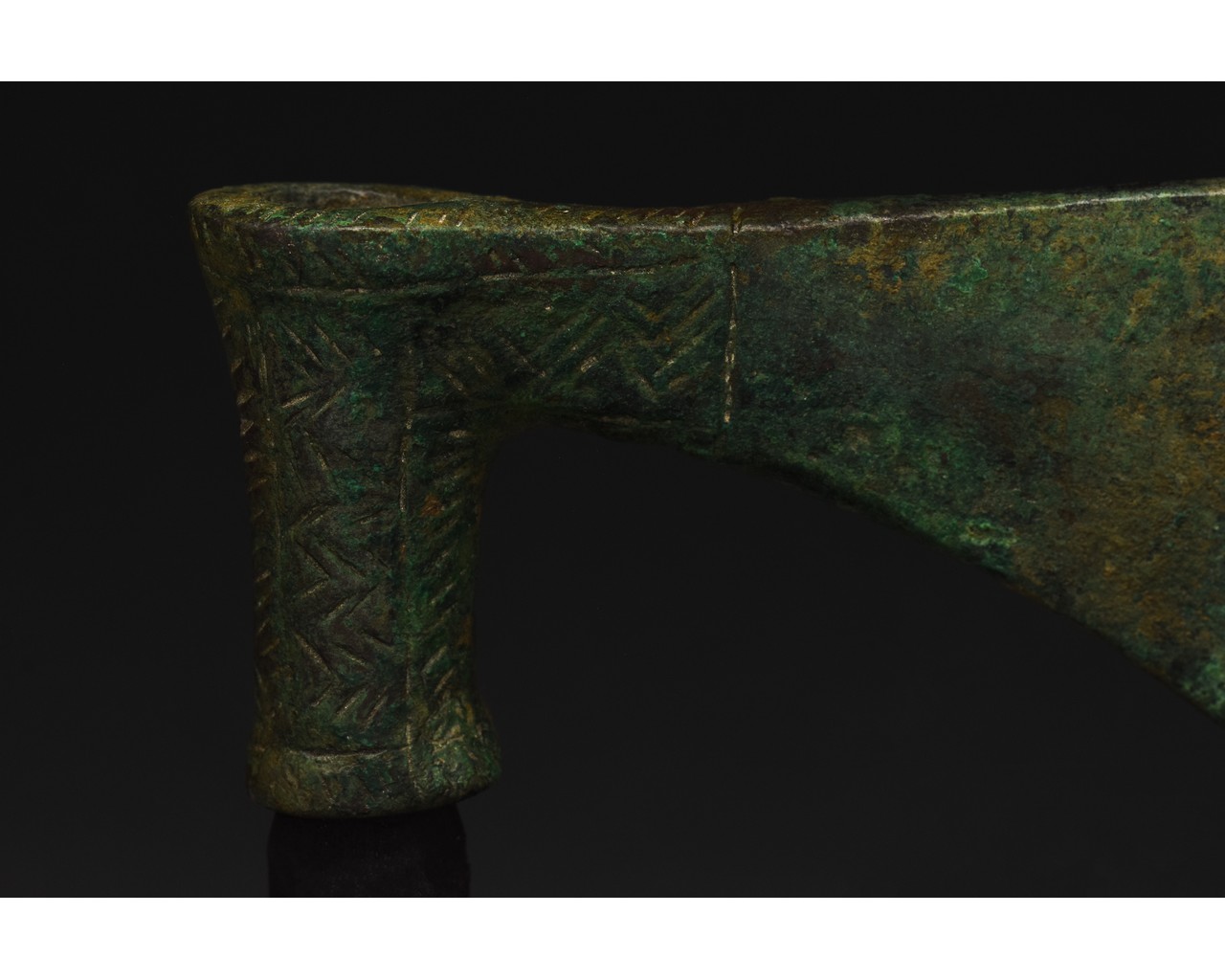 BEAUTIFUL BRONZE AGE BATTLE AXE HEAD - Image 3 of 7