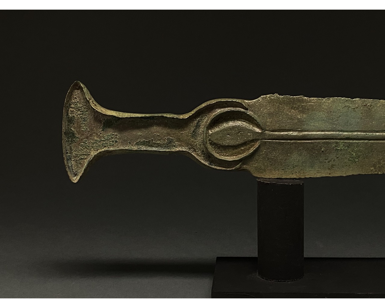 STUNNING ANCEINT BRONZE SWORD WITH IBEX HANDLE - Image 2 of 7