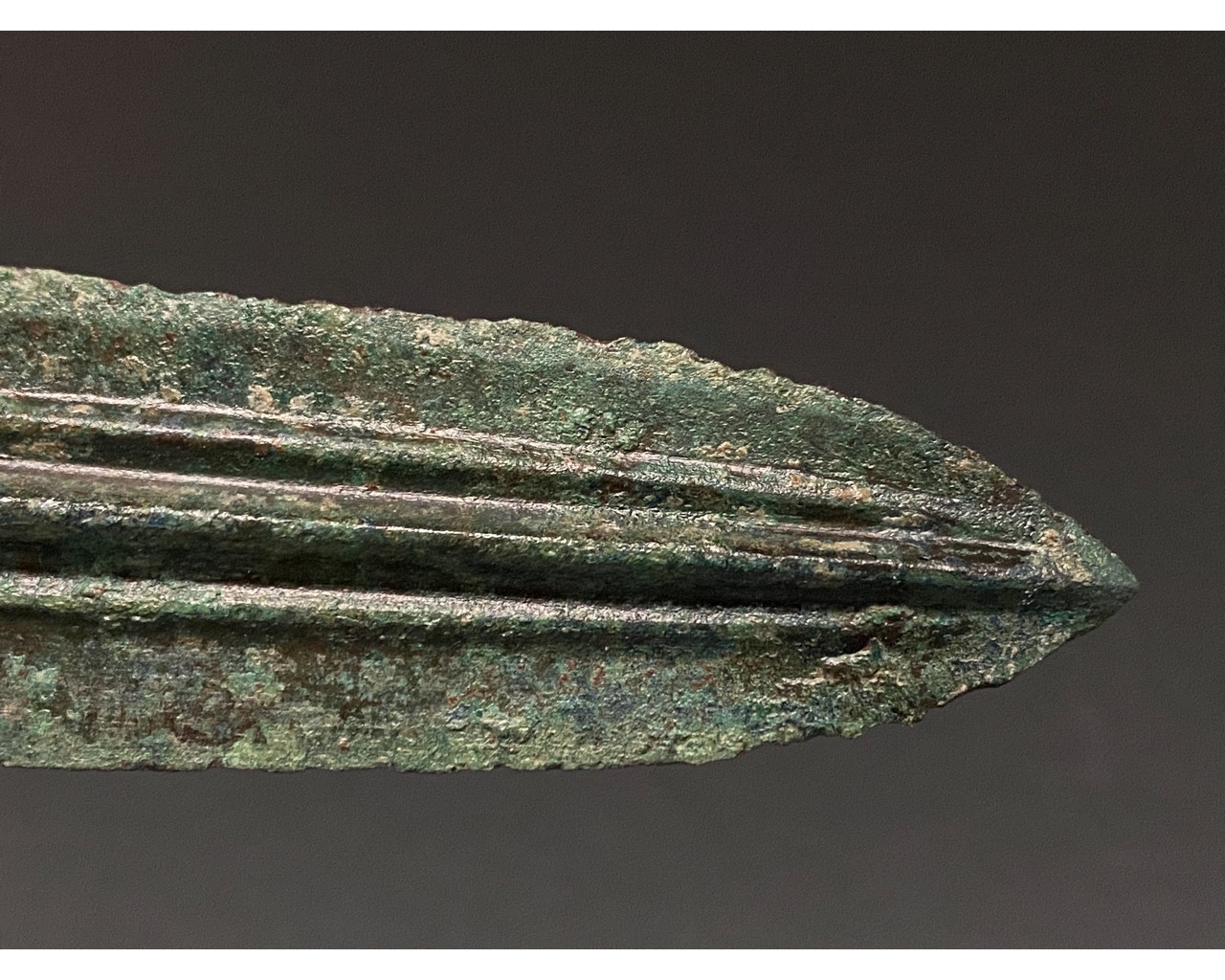 MAGNIFICENT ANCIENT BRONZE DECORATED SPEAR ON STAND - Image 6 of 7